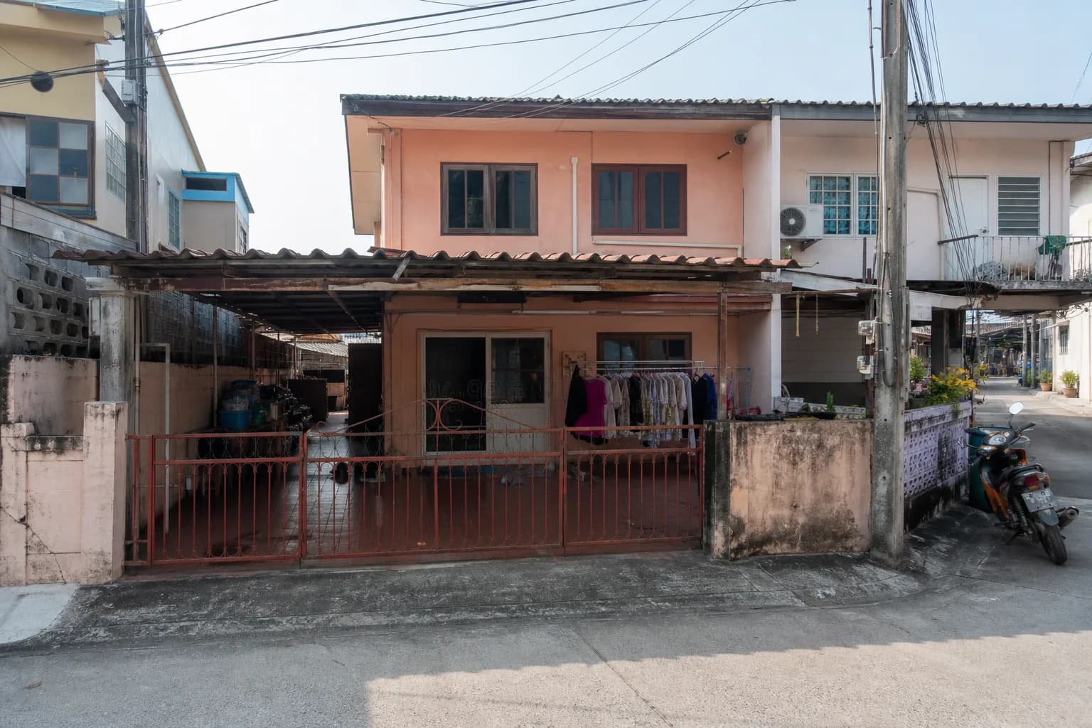 ทาวน์เฮ้าส์ ฟ้าฮ่าม 16 ตร.ว. ราคาถูก ใกล้ตลาด รูปที่ 1