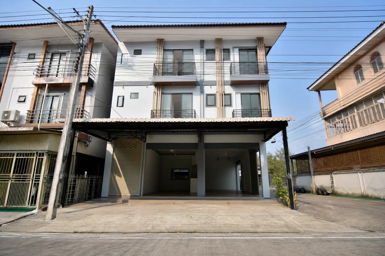 ทาวน์โฮม 3 ชั้น หายยา 22 ตร.ว. ใกล้ประตูเชียงใหม่ รูปที่ 1